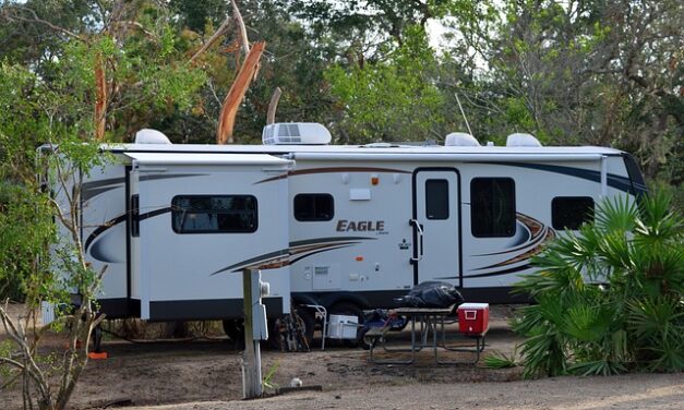 High School Auto Club Renovates Rv to help disabled homeless Veteran