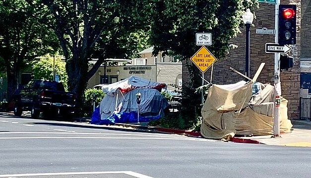 Seattle homeless encampment near middle school has residents worried